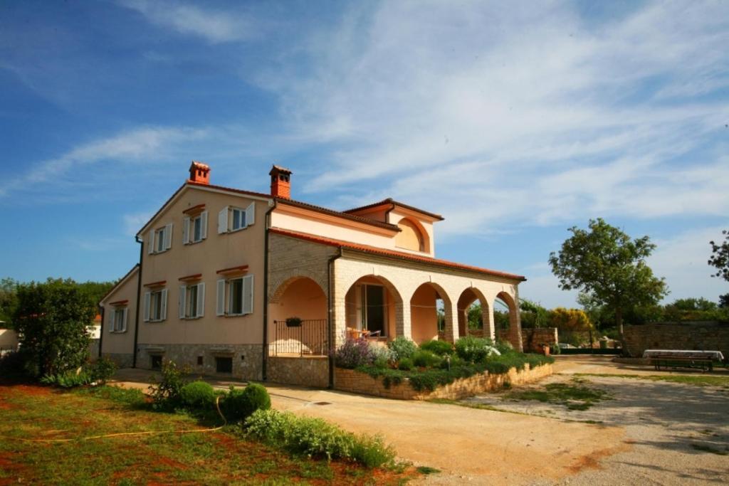 Apartments Villa Oliva Peroj Exterior foto
